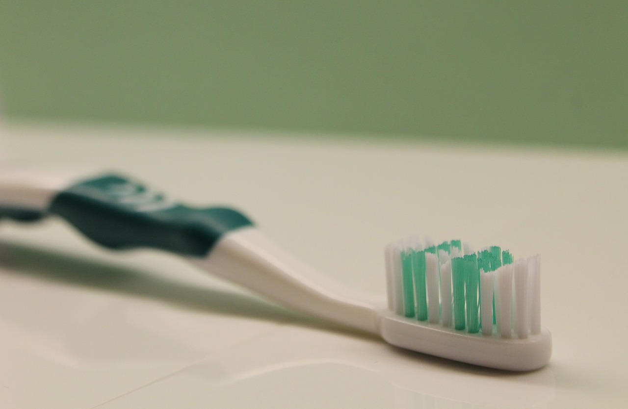 Comment se brosser les dents lorsqu'on a une gencive fragile ?