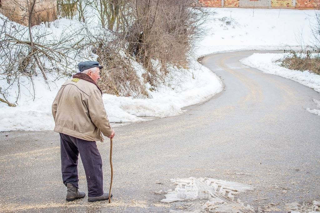 Reconnaître les signes de fragilité chez une personne âgée